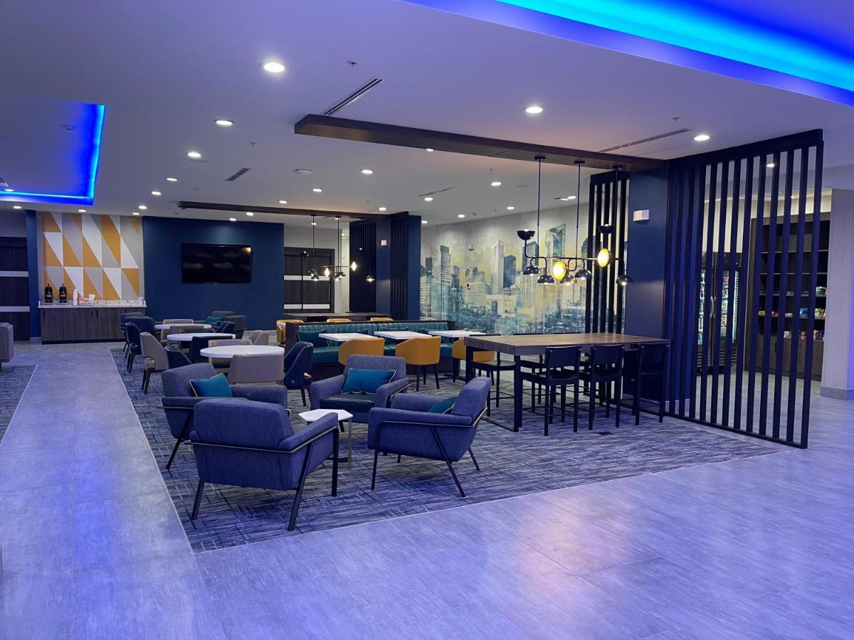 La Quinta Inn & Suites By Wyndham Dallas/Fairpark Zewnętrze zdjęcie