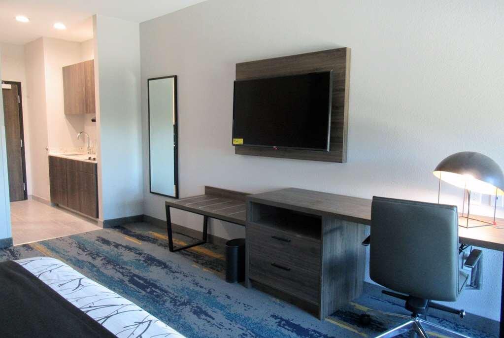 La Quinta Inn & Suites By Wyndham Dallas/Fairpark Zewnętrze zdjęcie