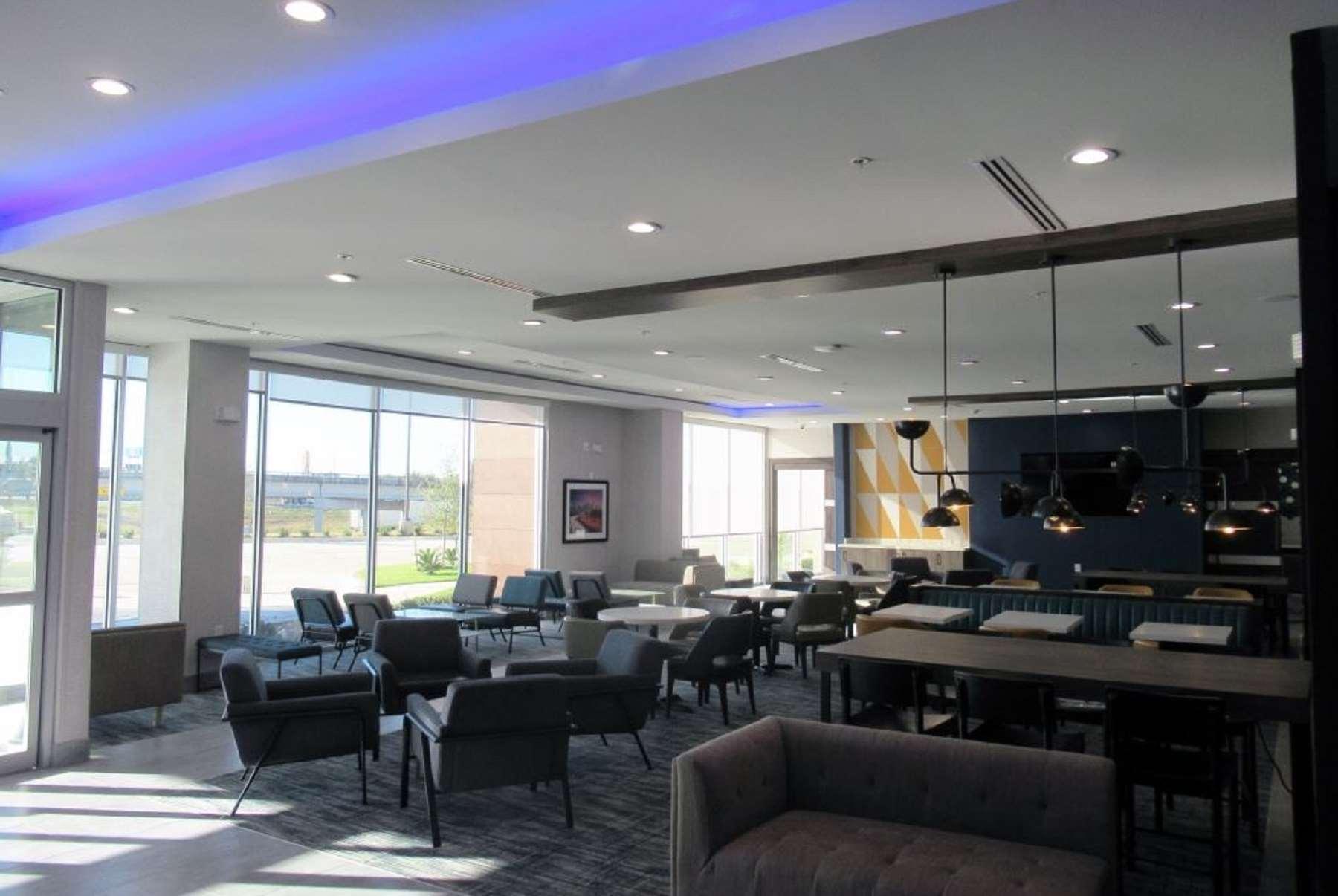 La Quinta Inn & Suites By Wyndham Dallas/Fairpark Zewnętrze zdjęcie